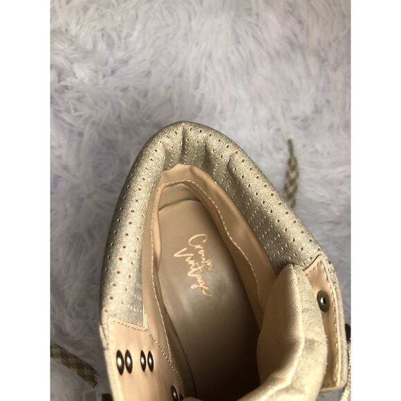 Crown Vintage Women’s Lace-up Boots 6M Faux Suede Upper Metal D Ring Lug Sole - Picture 8 of 10